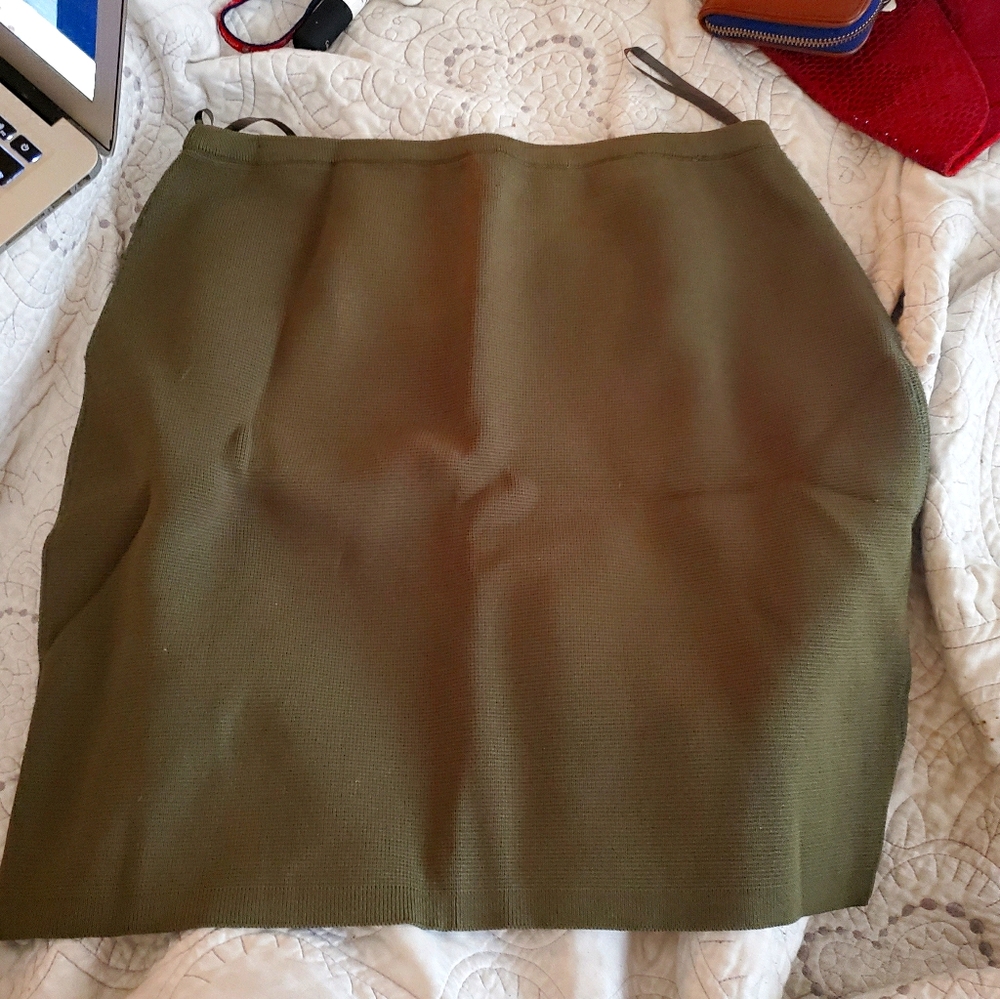 Green Textured High Waisted Stretch Skirt
